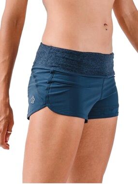 rabbit Catch Me if you Can Shorts Size M in Dress Blues